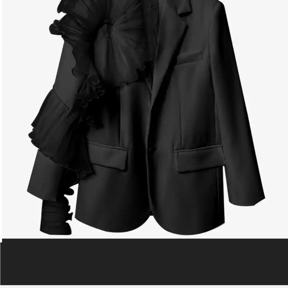 Ruffle blazer - Picture 2 of 2
